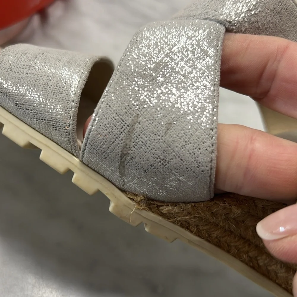 Donald J Pliner Brevos Silver Wedge Espadrilles Size 8
